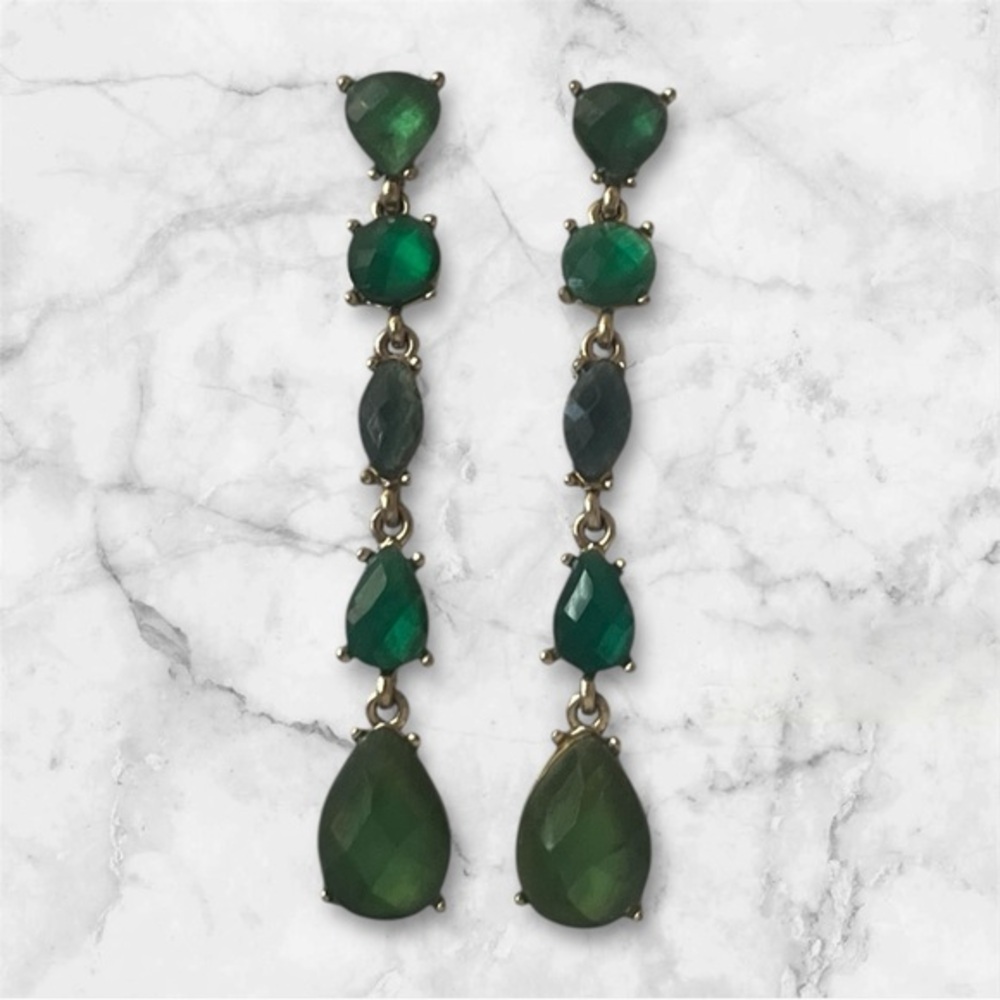 Vintage Emerald Green Glass Drop Earrings | Faceted Gold-Tone Dangle
